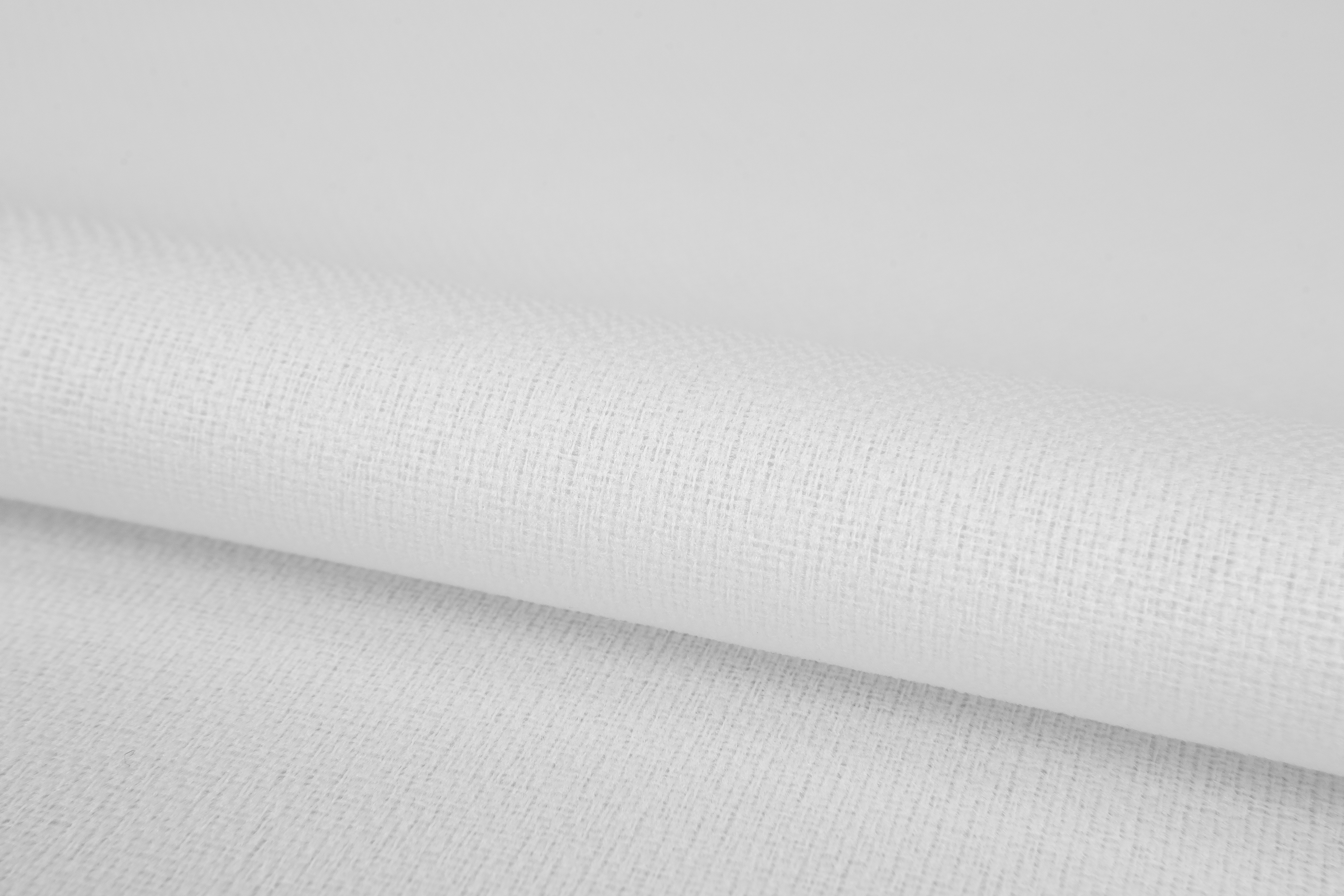 Subli-Lining 40, +/- 34 g 
For subli transfer 
Woven interlining fabric
Effective width: 150 cm (material width 154/155 cm)
2" core
1,50 x +/- 100 m